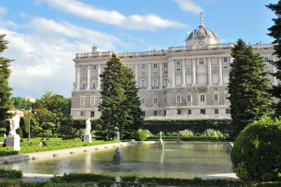 Madrid City Pass: Prado, Thyssen, Bernabéu, Flamenco & more - Royal Palace and the Gallery of Royal Collections