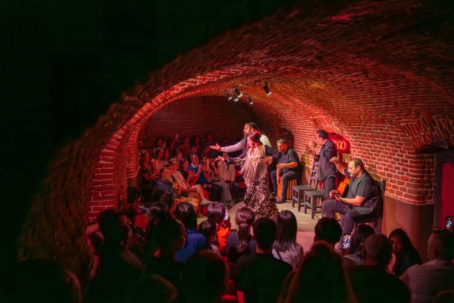 Madrid: Flamenco Show Entry Ticket with Drink & Artist Talk - Five artists, one tightly connected performance