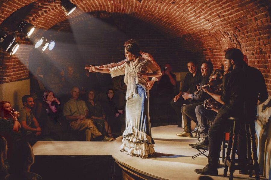 Madrid: Flamenco Show Entry Ticket with Drink & Artist Talk - Helpful booking details