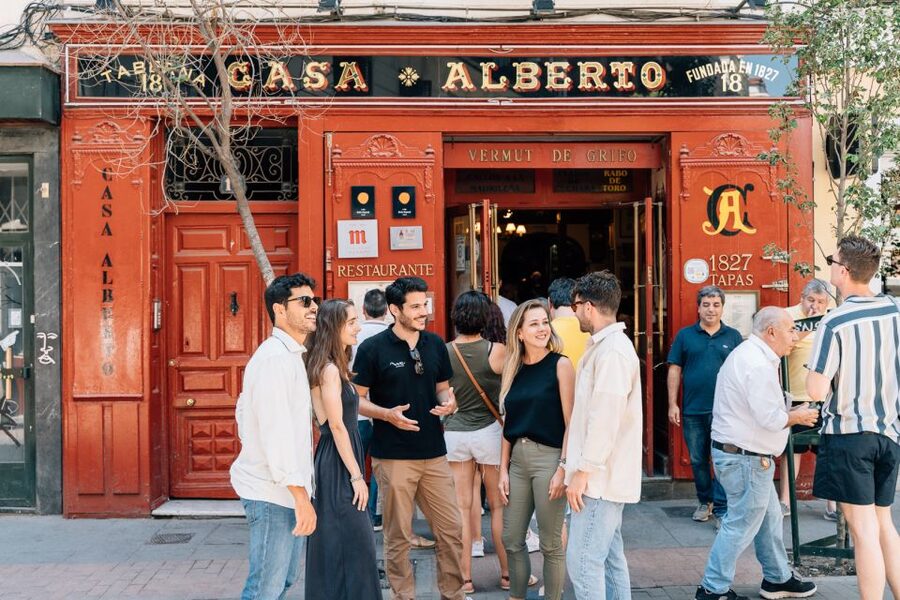 Madrid: Flamenco Show with Tapas and Wine Tour - Who should book this evening?