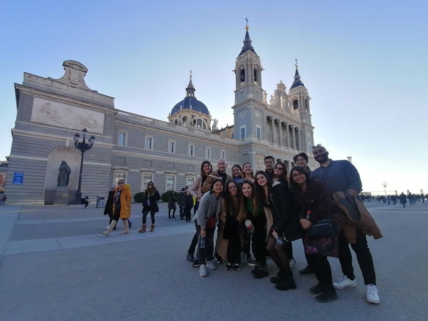 Madrid: Full-Day Private City Tour with Flamenco Show & Meal - Meeting the Bear in Puerta del Sol