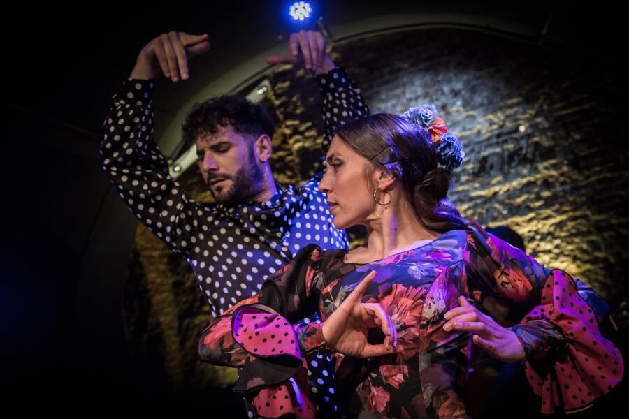 Madrid: La Cueva de Lola Flamenco Show Tickets with Drink - Entering the 17th-century cave in La Latina