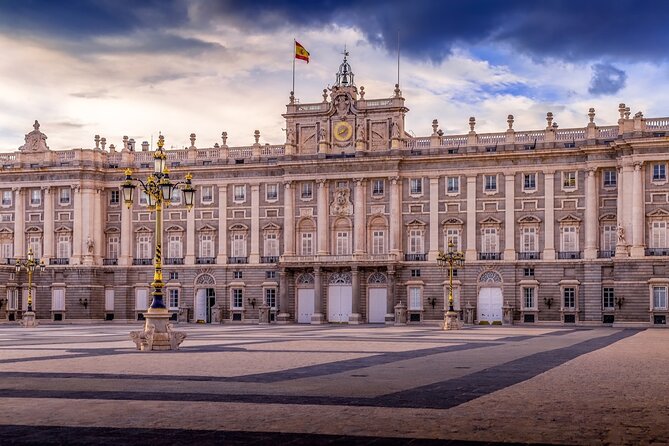 Madrid Old Town Tour & Flamenco Show with Optional Dinner - Puerta del Sol and Madrid’s center point
