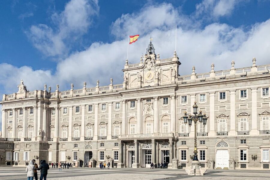 Madrid: Royal Palace Tour, Flamenco Show, & Tapas with Drink - Key points to know before booking
