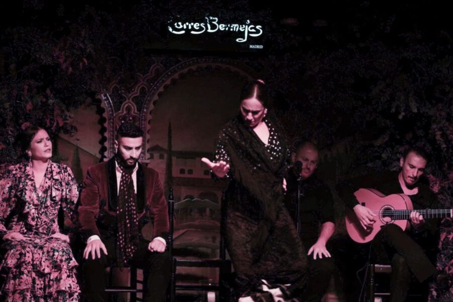 Madrid: Royal Palace Tour, Flamenco Show, & Tapas with Drink - Should you book this Royal Palace and flamenco tour?