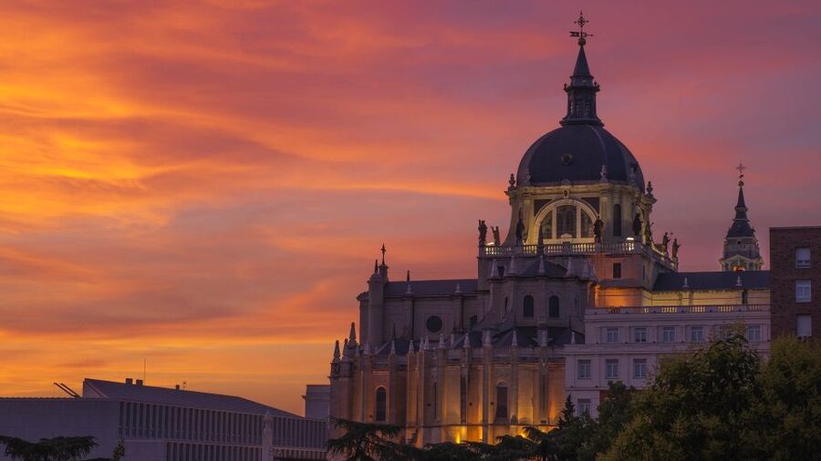 Madrid: Sunset Walking Tour with Optional Flamenco Show - How good is the $27 value?