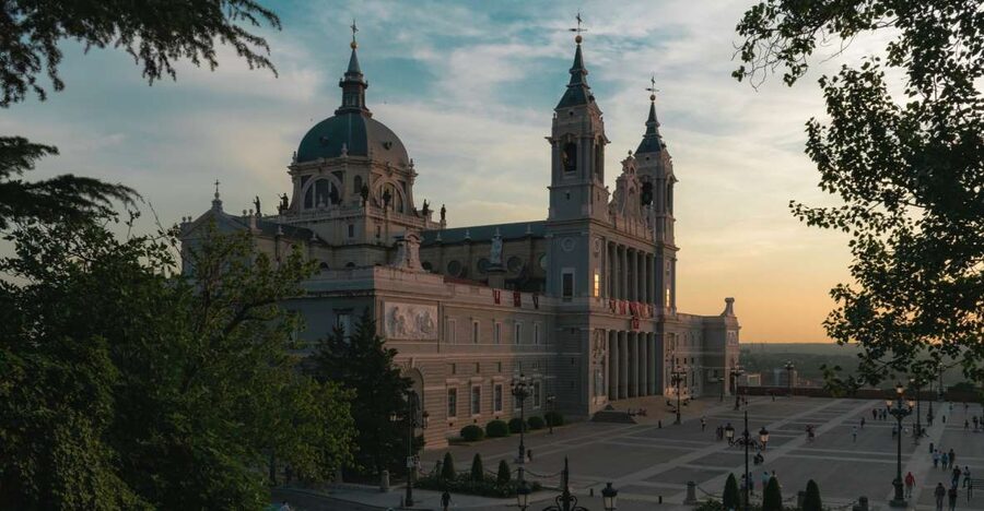 Madrid: Sunset Walking Tour with Optional Flamenco Show - Who will enjoy this Madrid evening?