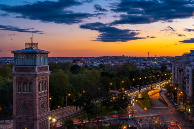 Madrid Sunset Walking Tour with Optional Flamenco Show and Dinner - Puerta del Sol and the Kilometre Zero marker