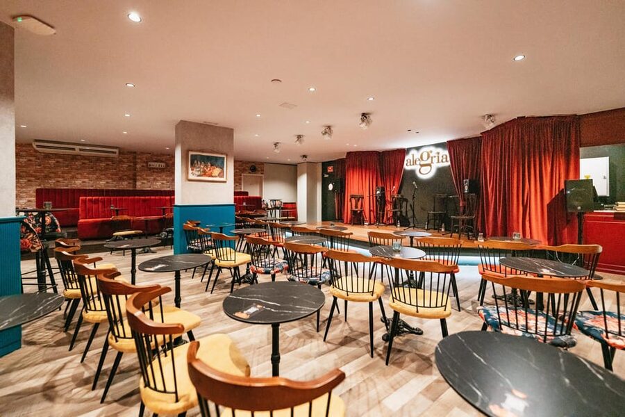 Málaga: Live Flamenco Show at Flamenco Alegría - Seating matters more than you might expect