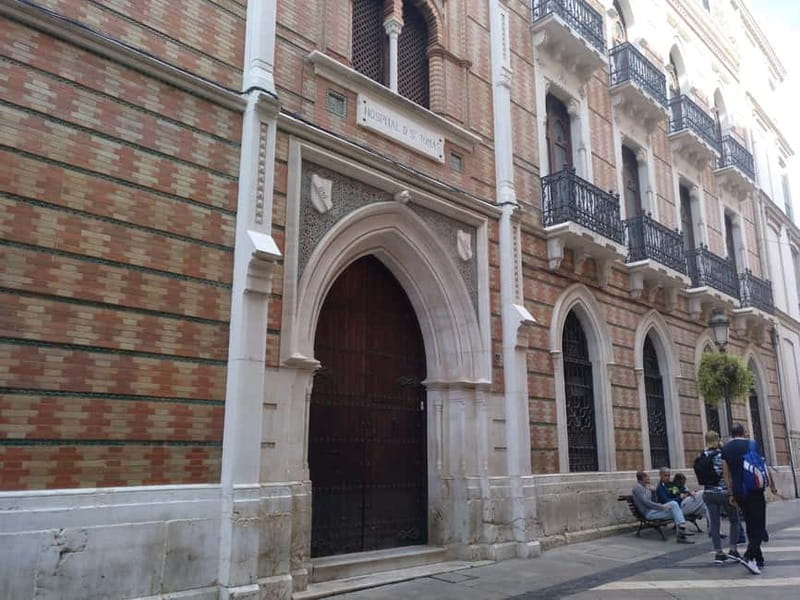 Malaga: old town walking tour & flamenco show - Who should book this Malaga combination?