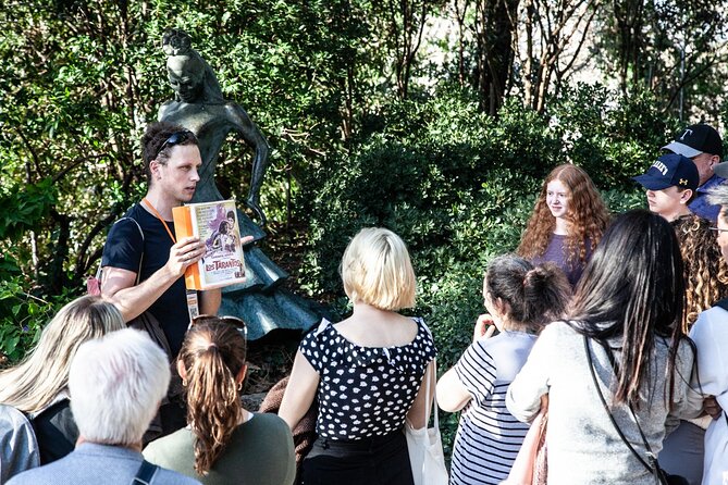 Montjuïc Walking Tour With Optional Flamenco Show - A greener walk through Jardins de Laribal