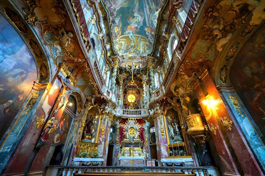 Munich: Spanish Guitar & Bach Toccata at Asamkirche - Should you book Spanish Guitar and Bach Toccata at Asamkirche?