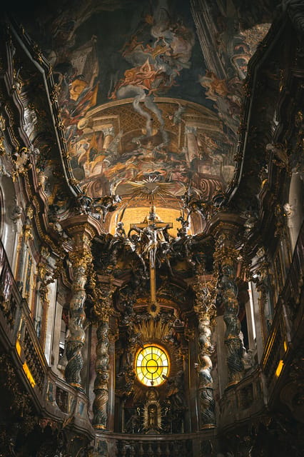 Munich: Spanish Guitar & Bach Toccata at Asamkirche - Planning your evening around the concert