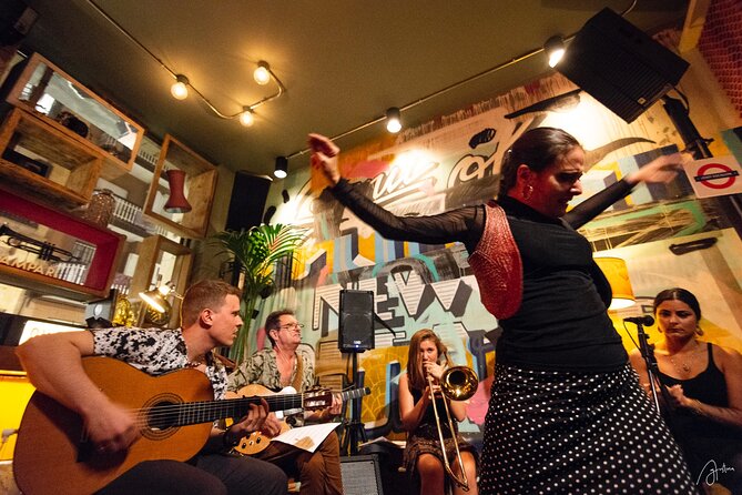 Nights of Authentic Flamenco and Local Gastronomy in El Born - Flamenco in a small El Born restaurant