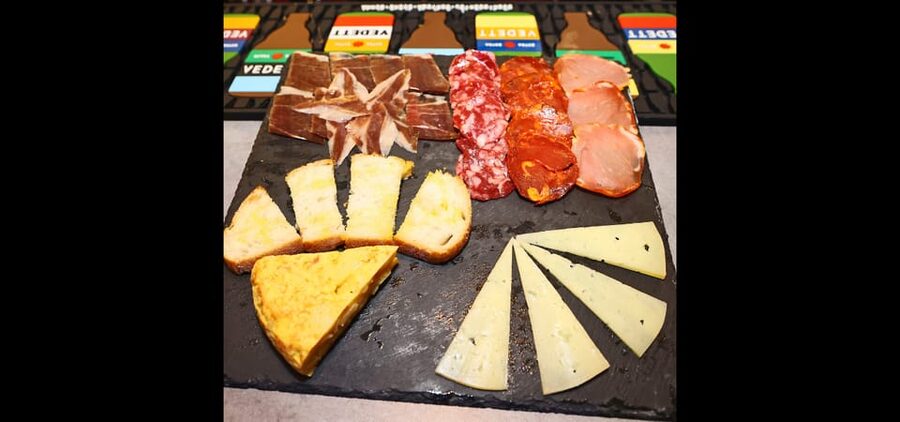 Palma: Flamenco Show at Tablao Flamenco Alma with Drink - Choosing between the drink and tapas options