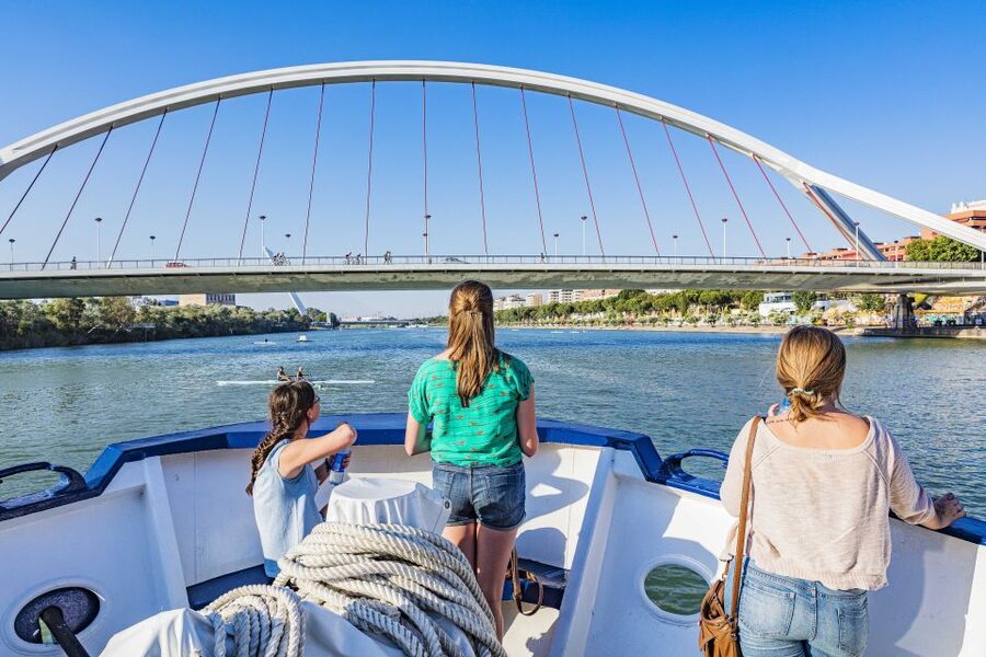 Panoramic Guadalquivir Cruise + Flamenco Show & Walking tour - Key points to know before booking