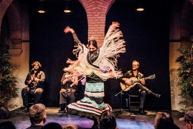 Private Seville Flamenco & Tapas Experience - What makes Pamen’s guiding style useful
