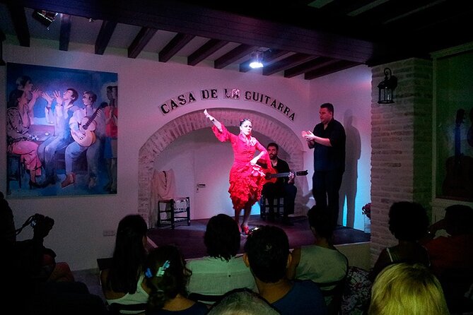 Private walking tour to Seville with Flamenco Show - Casa de la Guitarra and the power of a small room