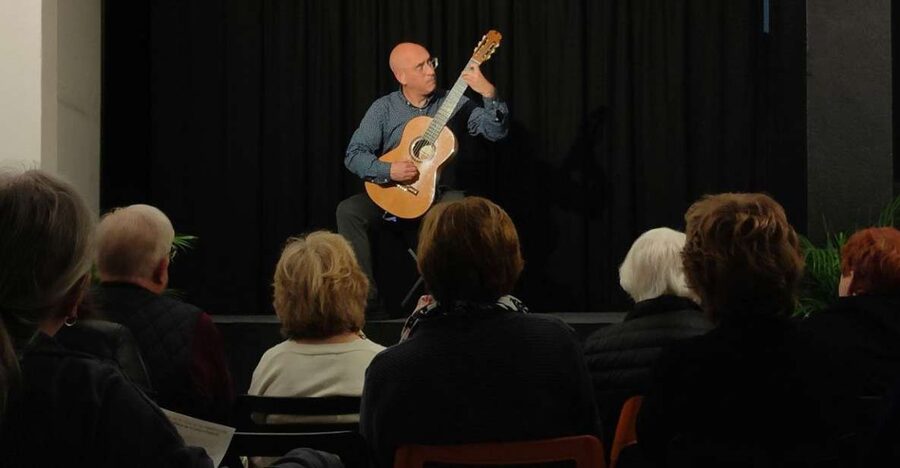 Ronda: Spanish - Classical & Flamenco - Guitar Concert - A close-up Spanish guitar concert in central Ronda