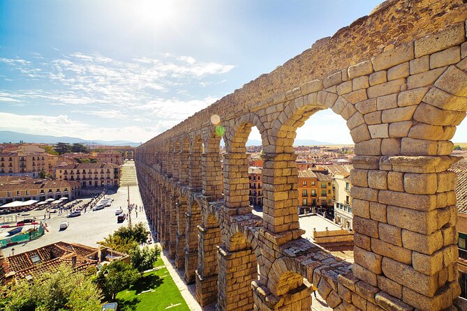Segovia and Avila Guided Tour and Flamenco Show in Madrid - Lunch and the value of a fixed meal