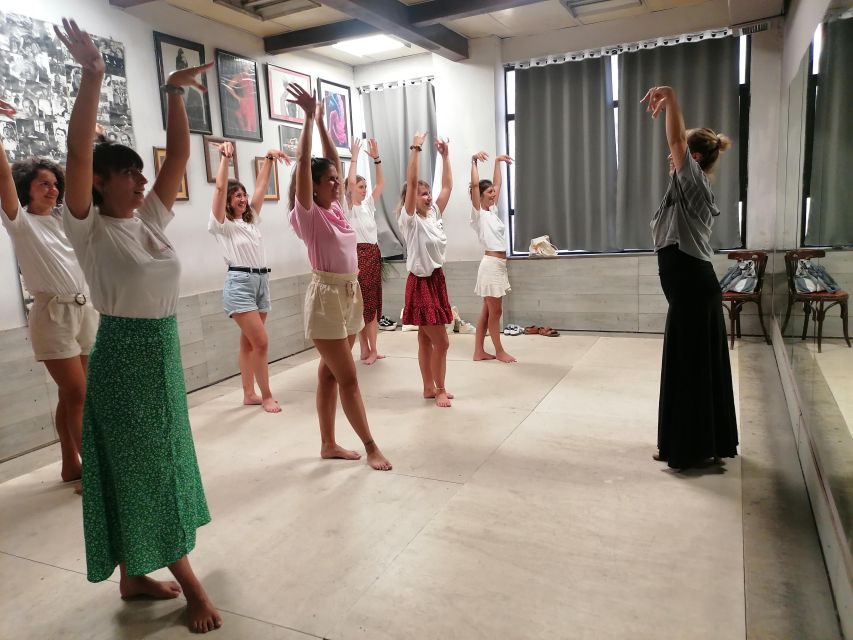 Sevilla: Flamenco Class Experience - Who will enjoy this flamenco experience most?