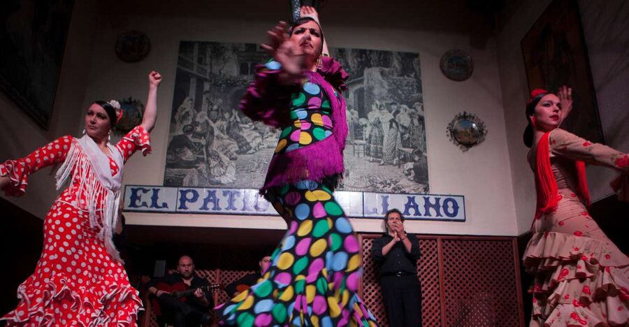 Seville: El Patio Sevillano Flamenco Show Ticket & Dinner - The finale: bulería and Sevillanas
