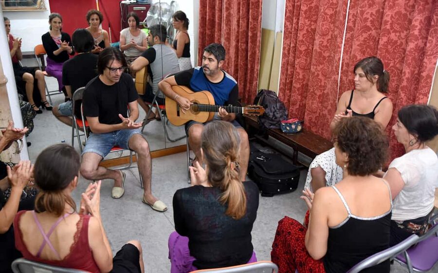 Seville: Flamenco Hand Clapping Workshop with Dancer - Why palmas is the right introduction to flamenco