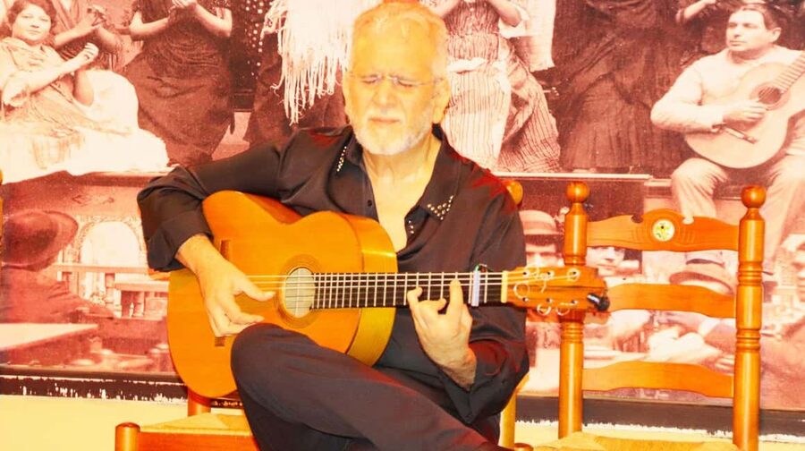 Seville: Flamenco Show & Cocktail Experience - Choosing between the drink options