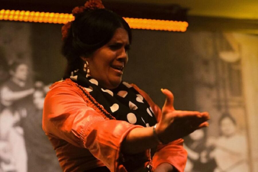 Seville: Flamenco Show & Cocktail Experience - Booking details that affect your decision
