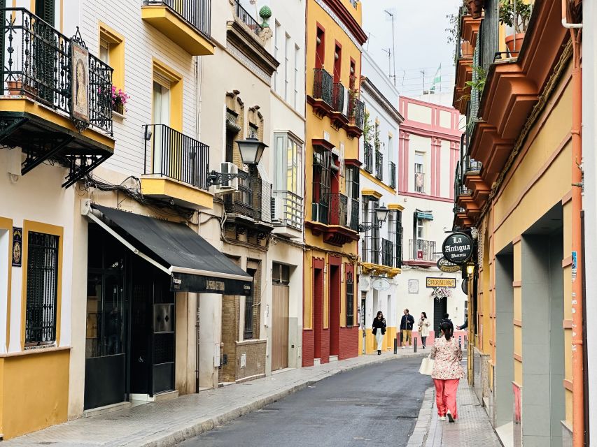 Seville FullDay Tour: Alcázar, Cathedral + Triana & Flamenco - Key points at a glance
