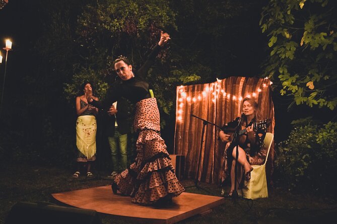 Seville: Fun class to approach Flamenco - The first lesson: finding the compás with palmas