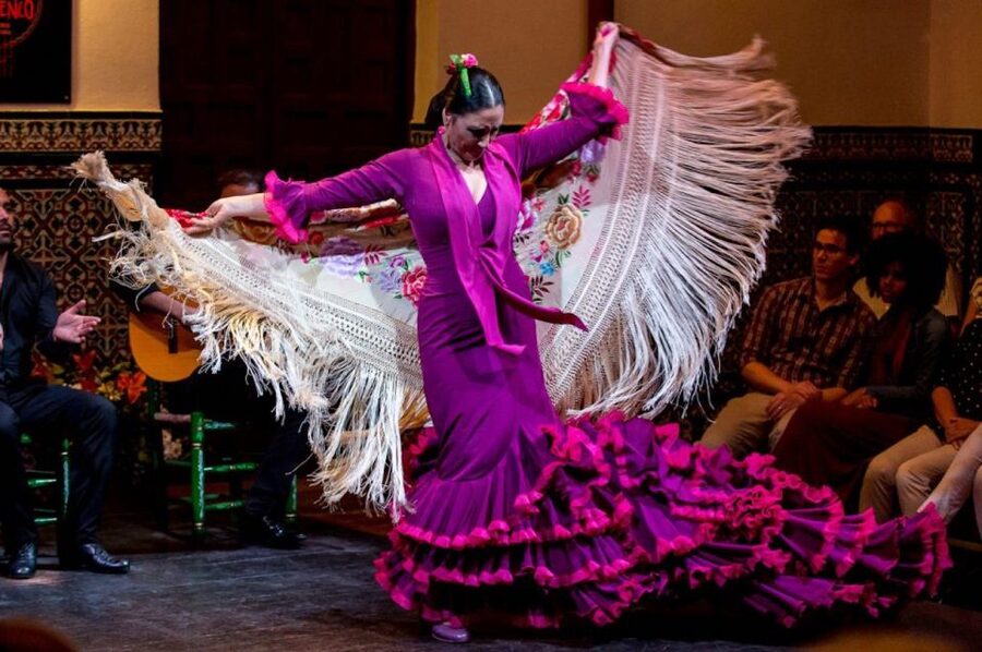 Seville: Half-Day Flamenco & Tapas Night - Why this four-hour evening works