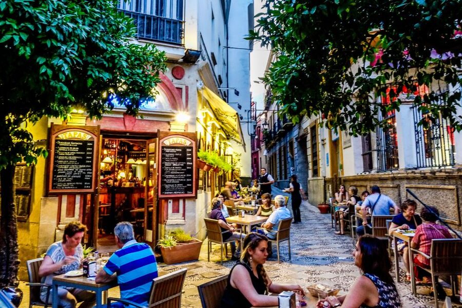 Seville: Half-Day Flamenco & Tapas Night - Flamenco with time to feel the intensity