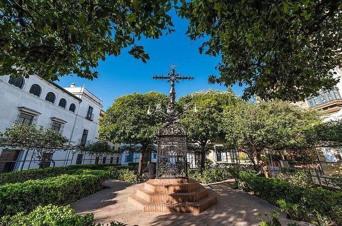 Seville Night Tour with Tablao Flamenco Show - Timing, pickup, and practical details
