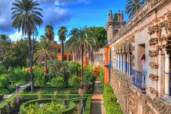 Seville Pass: Cathedral + Alcazar + Flamenco Show - Seville Cathedral, 90 minutes beneath a vast interior