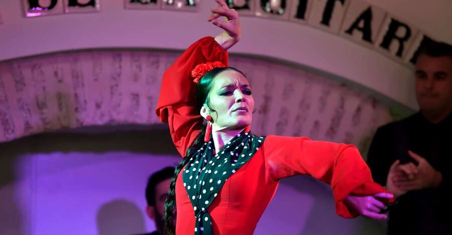 Seville: Ticket to Flamenco Show at La Casa de la Guitarra - Why this small Seville flamenco show works