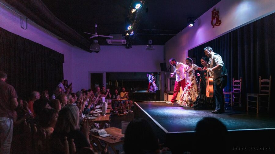 Seville: Traditional Flamenco Show in Triana - Arriving at Flamenqueria Sevilla in Triana