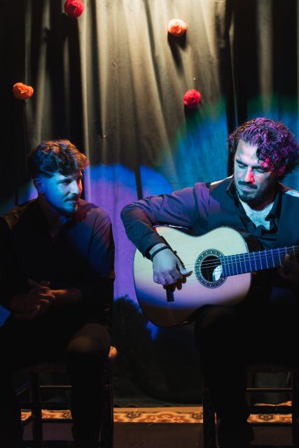 Seville: very intimate flamenco show at Casa Flamenco Azahar - What the one-hour show brings together