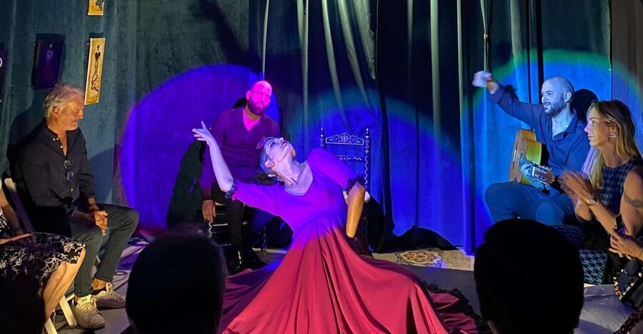 Seville: very intimate flamenco show at Casa Flamenco Azahar - Walking through Santa Cruz before the performance