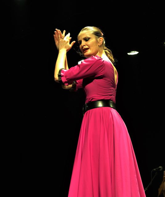 Seville: very intimate flamenco show at Casa Flamenco Azahar - Why the small room changes the experience