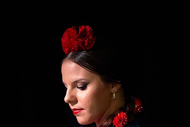Skip the Line: Tablao Flamenco Pura Esencia Ticket - What happens during the one-hour performance