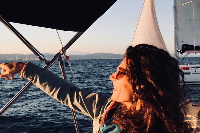 Sunset Sailing Experience w/ Live Spanish Guitar & Spanish Tapas - How the music shapes the evening