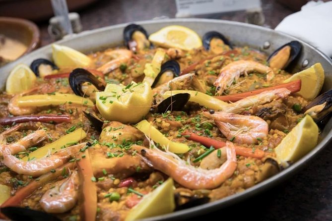 Tablao Flamenco Cordobes on Rambla Barcelona with Dinner Option - Entering a tablao with Alhambra-style decoration