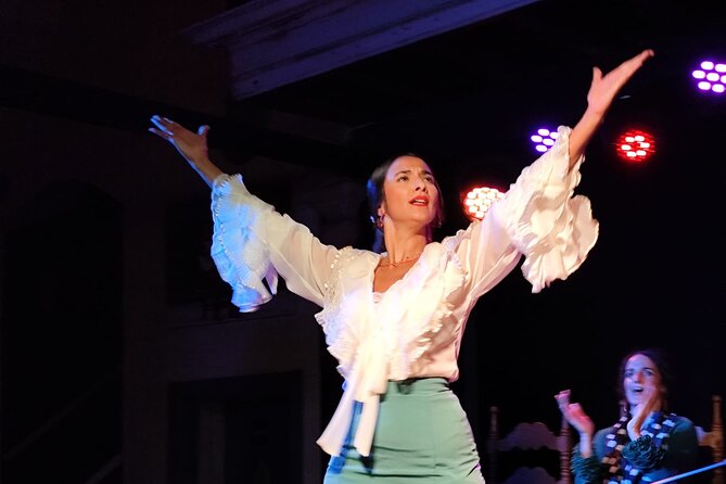 Tablao Flamenco La Guarida del Angel Jerez - Singing, guitar, and dance in one performance