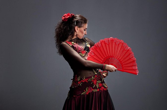 Tapas and Flamenco Show Small Group Tour in Barcelona - The walk through Eixample and El Born