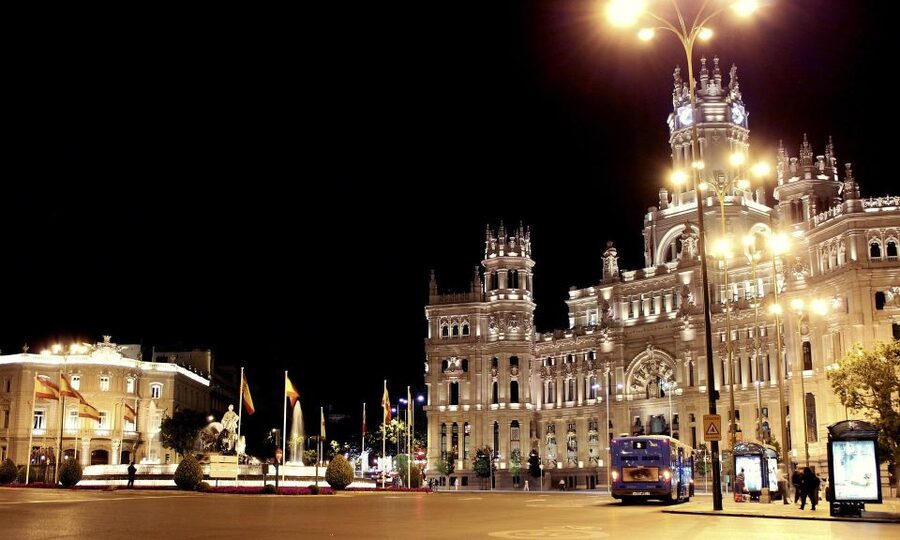 Tonight Madrid with optional Flamenco Show - Reading Madrid through the Bourbon district