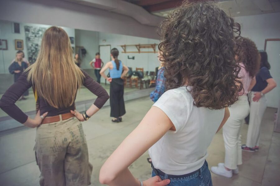 Valencia: Flamenco Class Experience - The first steps: feet, posture, and rhythm