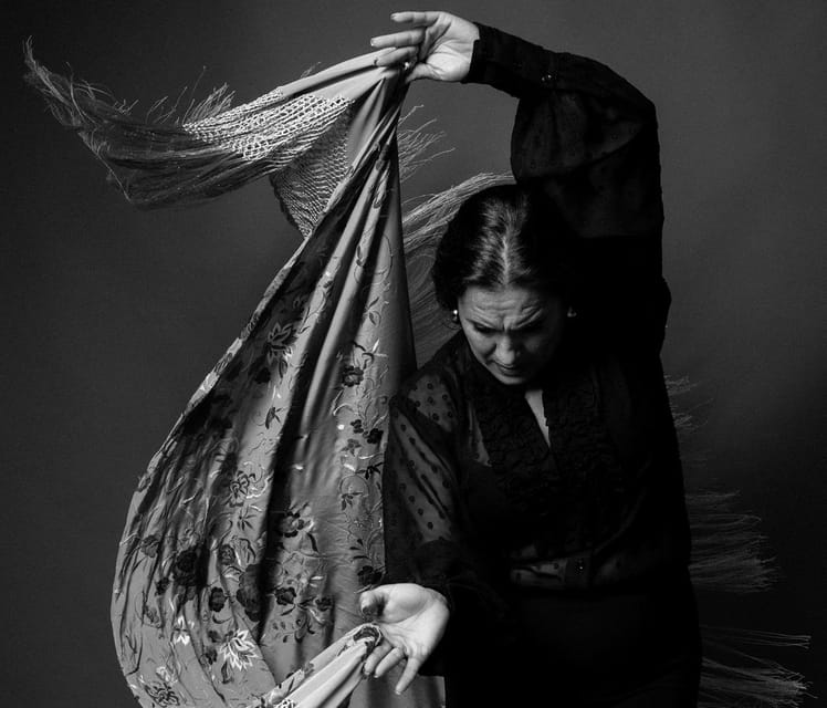 Valencia: Flamenco Show TEATRE TABLAO FLAMENCO in Teatro Talia - What happens during the one-hour show